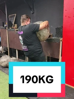 190kg hyllylle kuin marjakori! 🫐🍓 @suomenvahvin